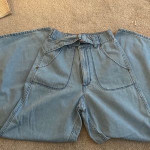 Wide leg cropped jeans